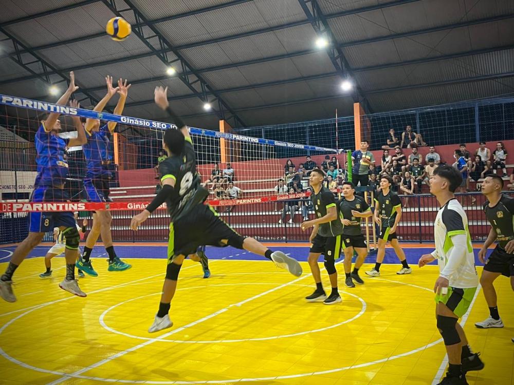 4° Copão 'Eu Amo Parintins': grandes jogos definem primeiros finalistas no voleibol