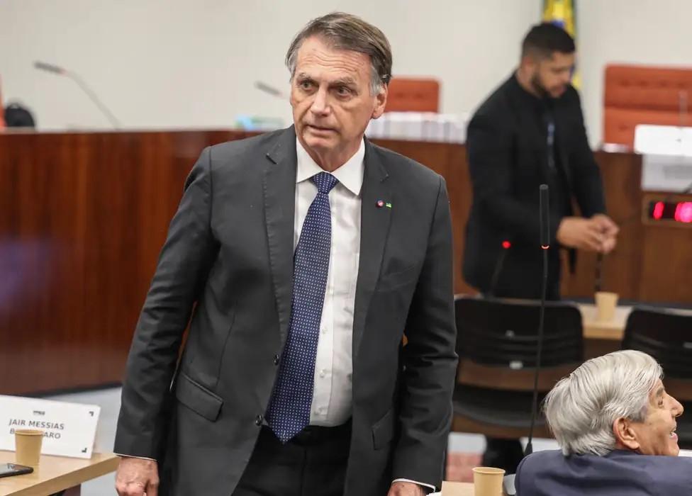 Justiça atesta que Bolsonaro vai terminar de cumprir pena em 2052