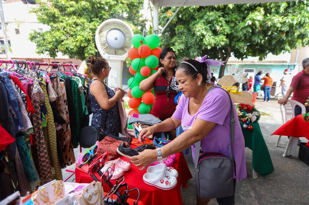 Em clima de Natal, Bazar das Mulheres Empreendedoras reúne 35 beneficiárias do Prosamin+