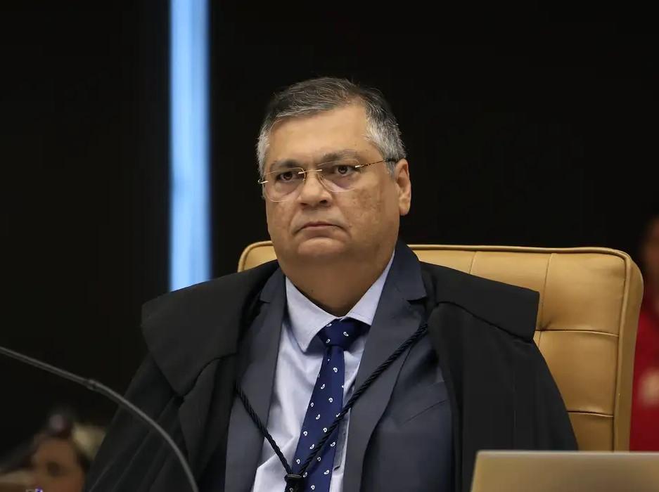 Dino manda divulgar CPF de quem ganha salário via emendas para saúde