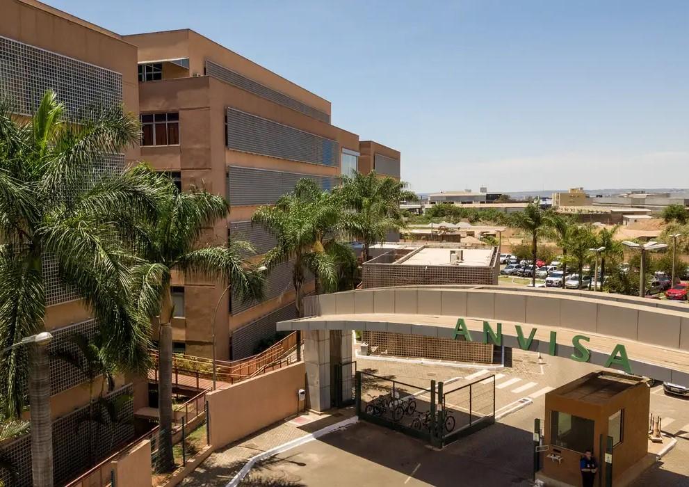 Anvisa determina suspensão de tônico capilar e apreensão de cosméticos