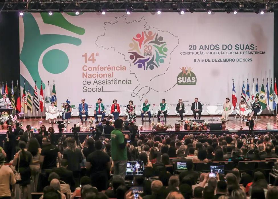 Lula propõe reunião dos Poderes para tratar de feminicídio