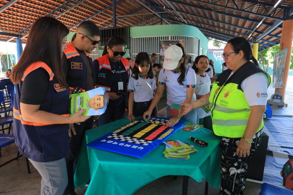 Prefeitura realiza ações recreativas e de educação no trânsito para crianças da rede municipal no parque Cidade da Criança