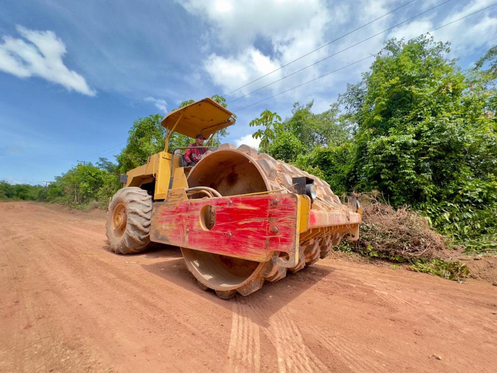 Região do Zé Açu recebe da Prefeitura de Parintins amplo trabalho de terraplanagem nas estradas