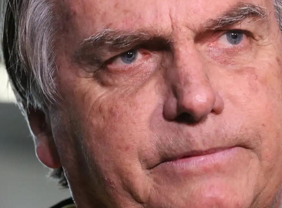 Moraes nega recurso de Bolsonaro contra condenação por trama golpista