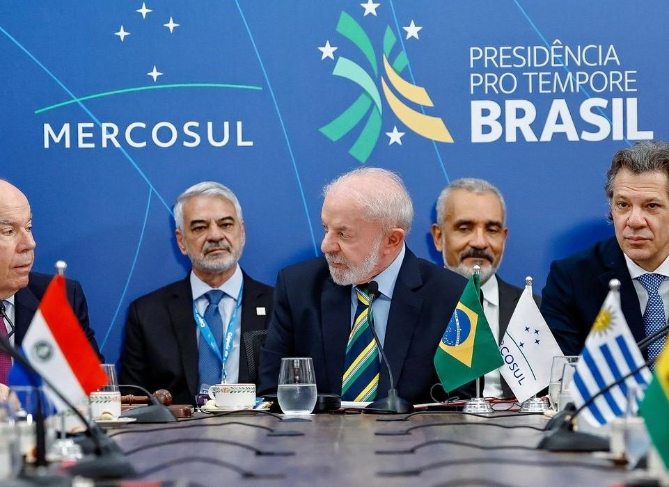 Intervenção na Venezuela seria catástrofe humanitária, diz Lula