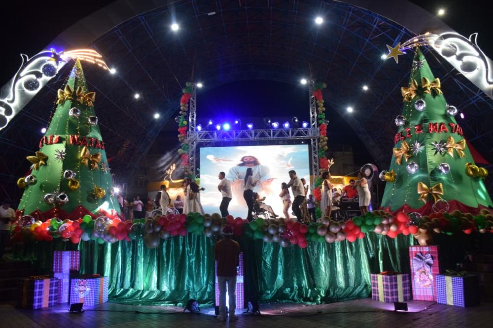 Emoção e festa marcam espetáculo 'A Verdadeira Magia do Natal' da Prefeitura de Parintins