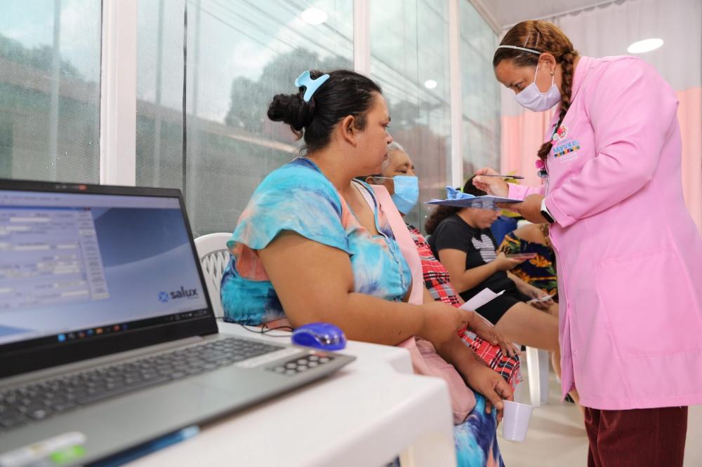 Unidade Móvel de Saúde da Mulher da prefeitura atende em nova localização na zona rural