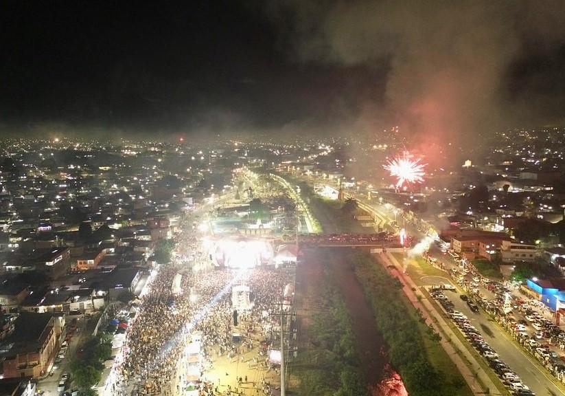 Cerca de 100 mil pessoas celebram o ‘Réveillon Manaus 2026’ no parque Amazonino Mendes com grande evento