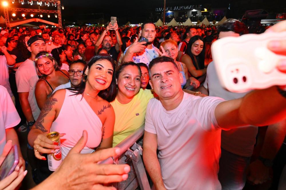 David Almeida comemora Réveillon em Manaus com público circulante de aproximadamente 278 mil pessoas e transforma virada de ano em política de justiça cultural