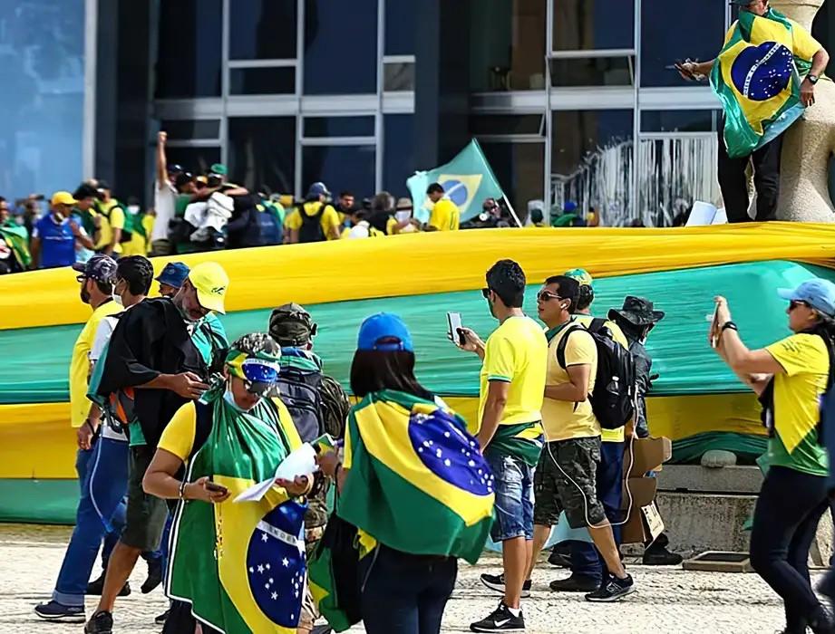 STF já condenou mais de 800 réus pela trama golpista