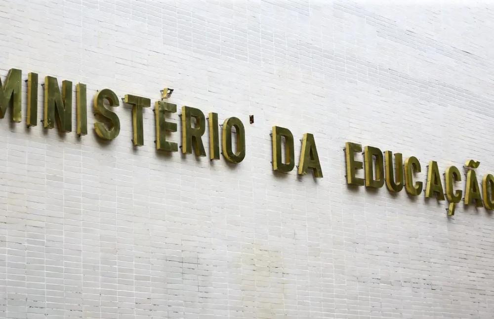 Governo recompõe orçamento para educação e ciência