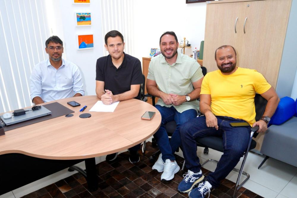 Renato Junior libera R$ 52 milhões para pagamento de bonificação a mais de 17,7 mil professores e trabalhadores da Educação