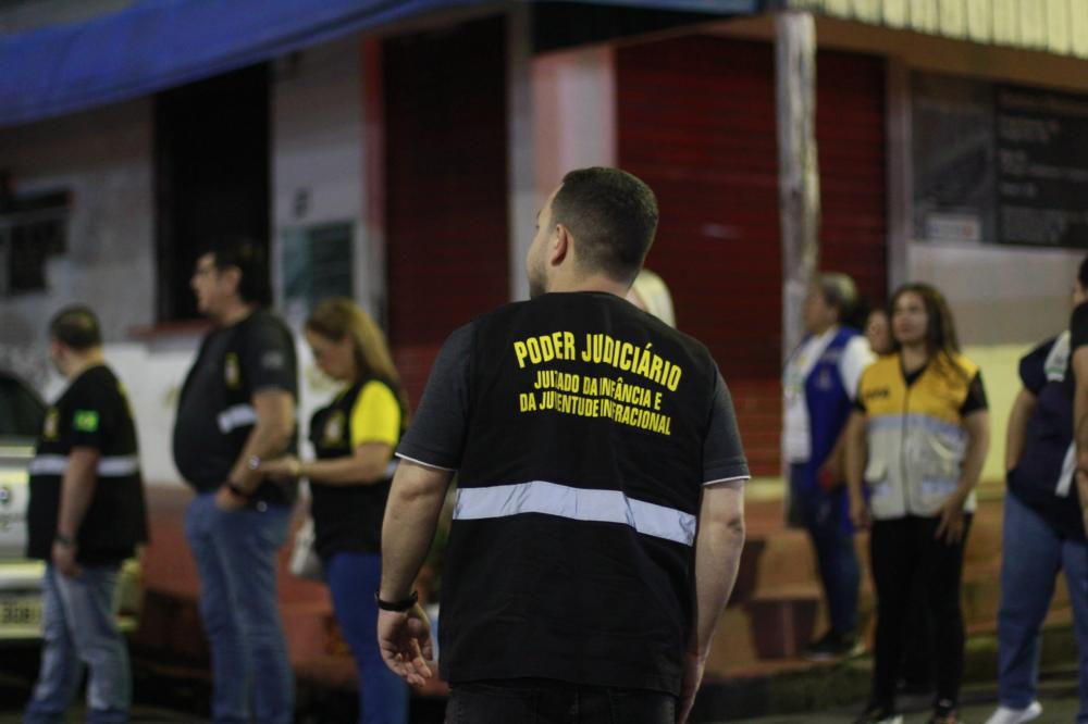 CIF: Bares e adegas das zonas oeste e centro-oeste da capital são fiscalizados