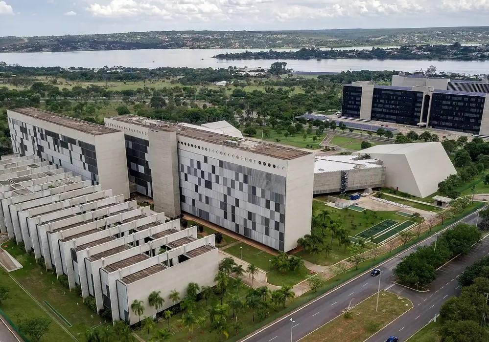 STJ abre sindicância contra ministro acusado de importunação sexual