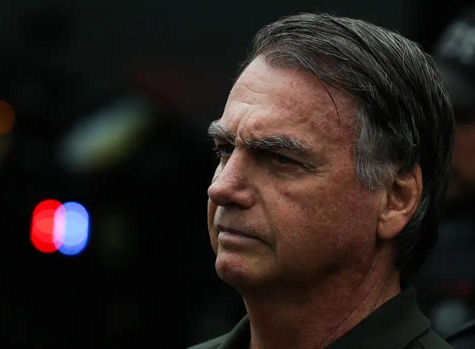 Bolsonaro não precisa ir para hospital, mas de melhor cuidado, diz PF