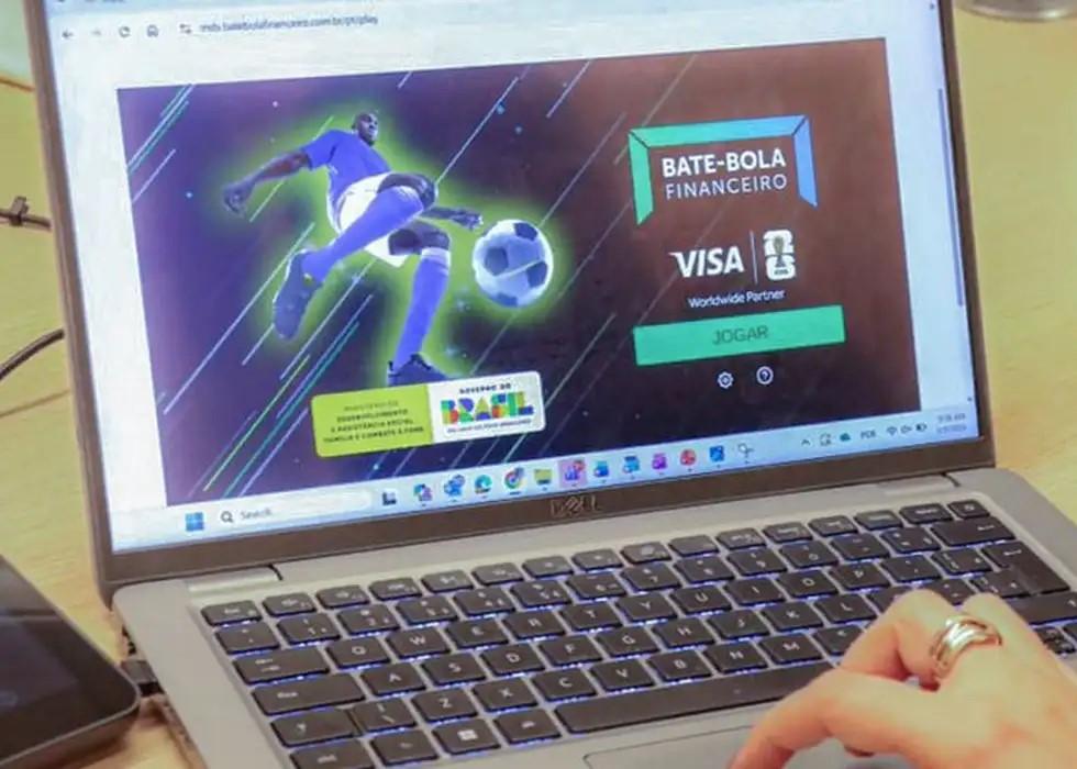 Ferramenta promove educação financeira a famílias no CadÚnico