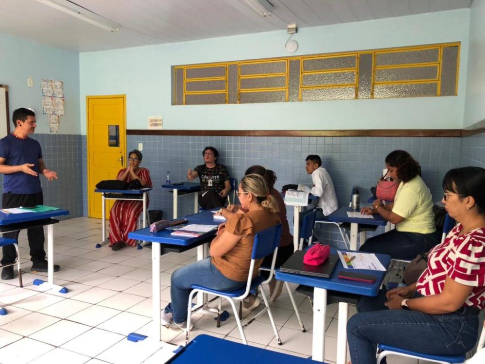 Prefeitura leva formação científica à zona ribeirinha e fortalece iniciação à pesquisa nas escolas municipais
