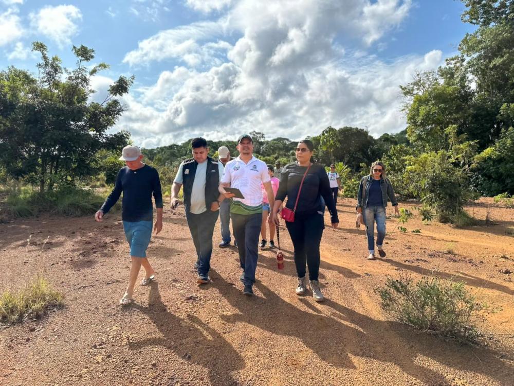 Visita técnica avalia terreno que receberá projetos do IFAM na Vila Amazônia