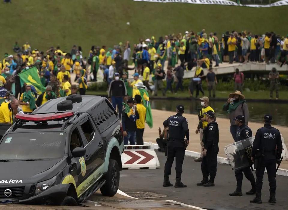 Moraes vota por rejeitar recurso de cúpula da PMDF condenada pelo 8/1