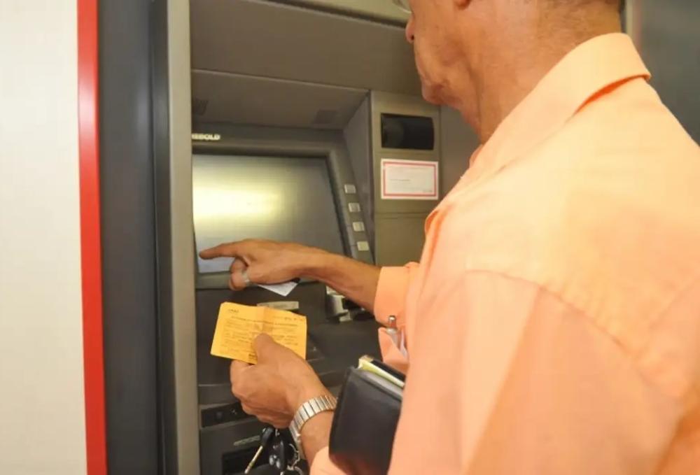 Agências bancárias reabrem nesta quarta-feira a partir do meio-dia