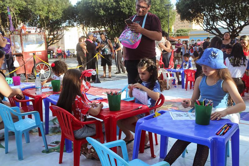 Família, cultura e boi-bumbá marcam estreia do Toada Kids no Largo de São Sebastião