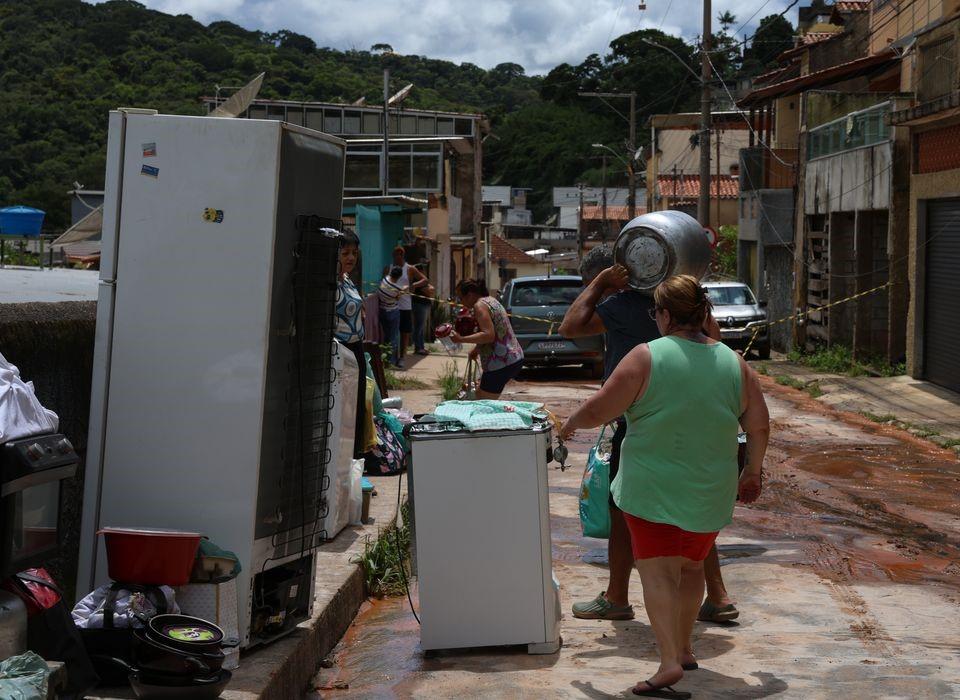 Sobe para 49 número de mortos em Juiz de Fora e Ubá