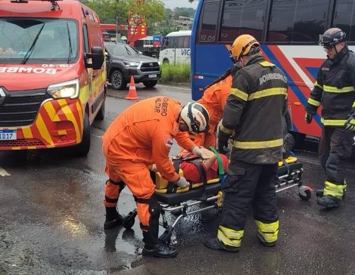 CBMAM resgata 10 vítimas após colisão entre micro-ônibus e ônibus na Cidade Nova, em Manaus