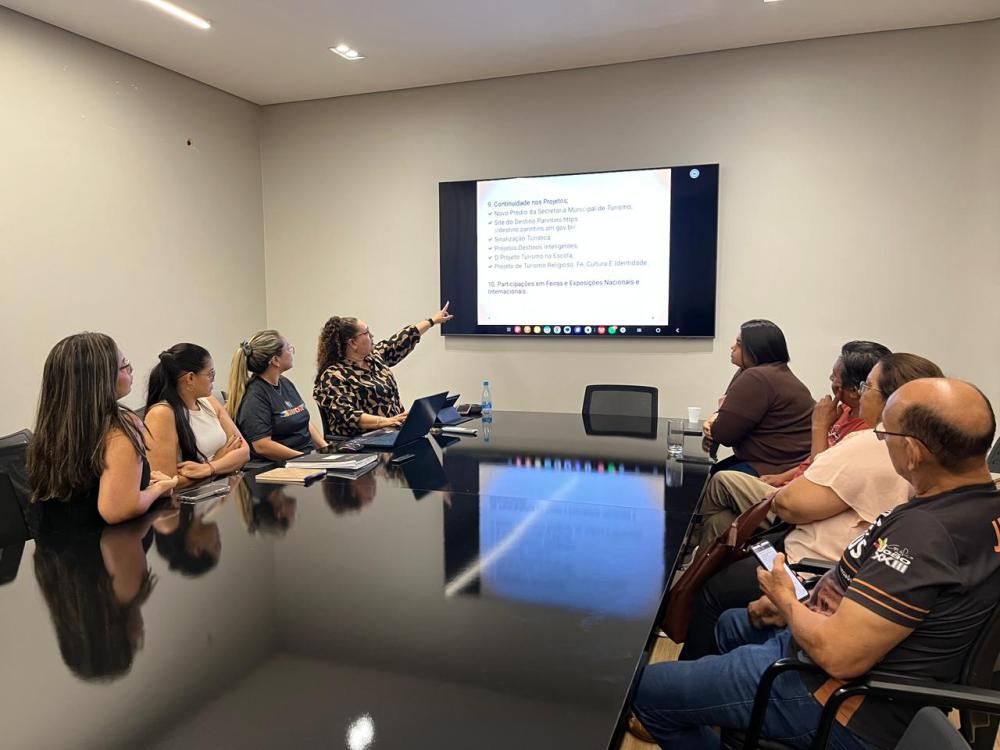 Prefeitura de Parintins apresenta Plano Municipal de Turismo e fortalece planejamento estratégico no município