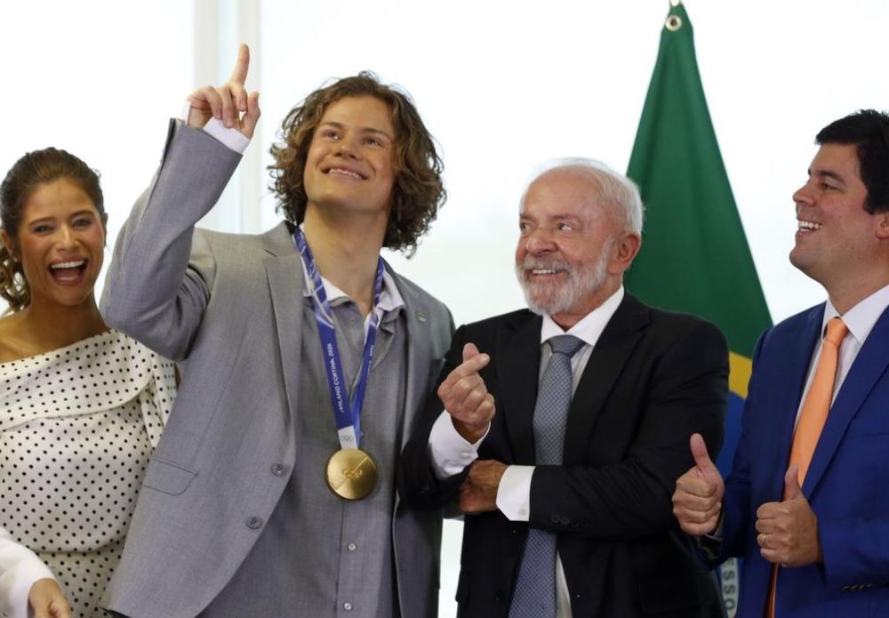 Lula recebe Lucas Pinheiro, medalha de ouro nos Jogos de Inverno