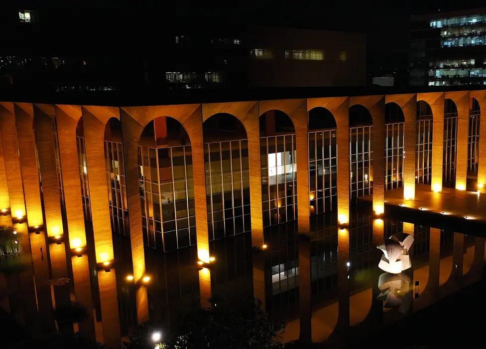 Brasil condena ataques dos EUA e Israel ao Irã