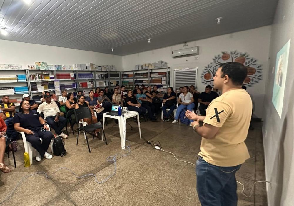 Prefeitura de Manaus promove workshop sobre uso ético de contenção para profissionais da FDT