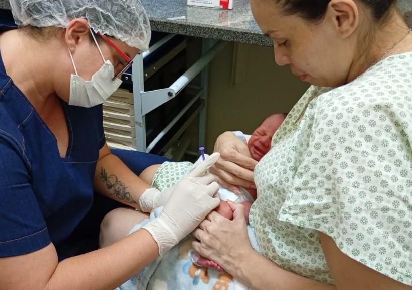 Prefeitura de Manaus alerta sobre imunização de recém-nascidos e bebês contra o VSR