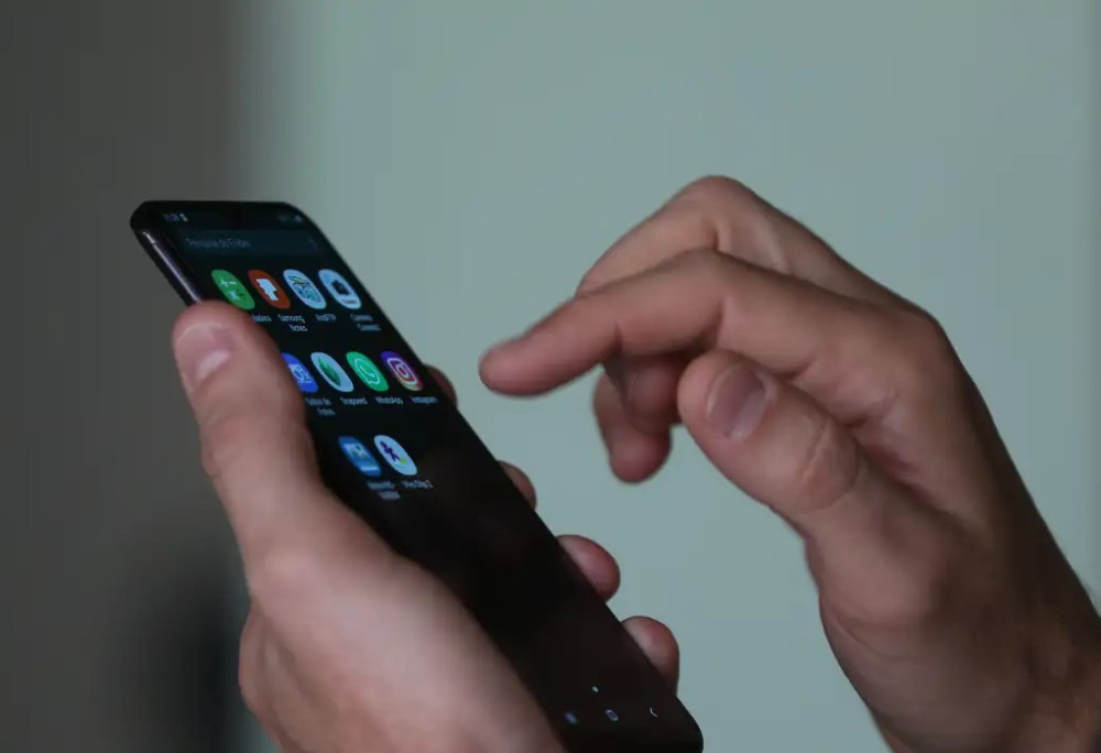 INSS alerta para golpe com aplicativo falso de reembolso