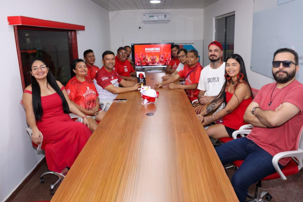 Comissão de Artes do Boi Garantido recebe escritor quilombola Wilson Nogueira