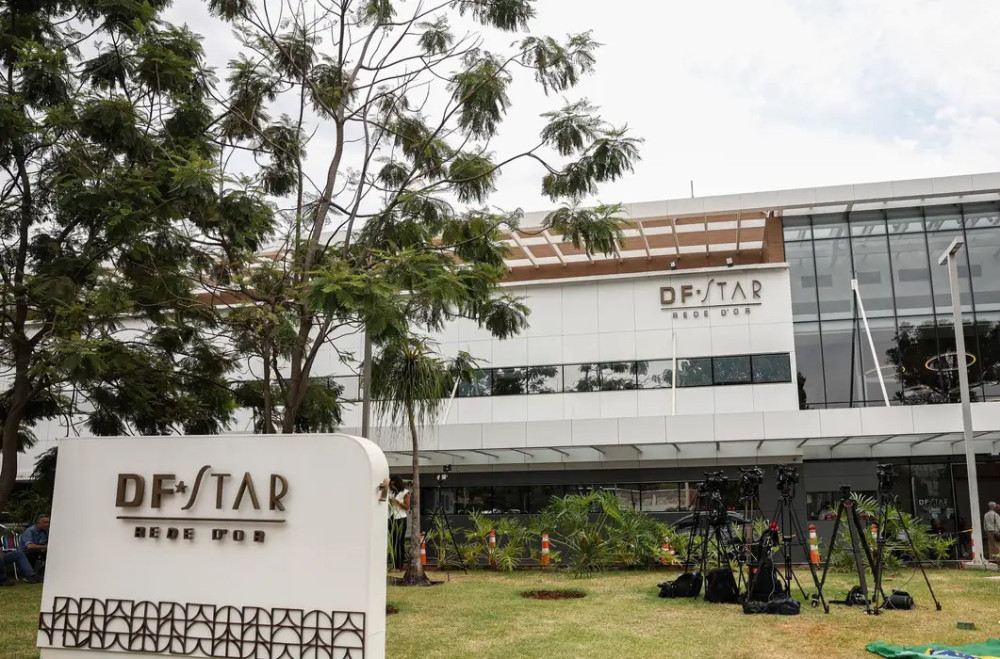 Bolsonaro apresenta melhora clínica, mas segue em UTI