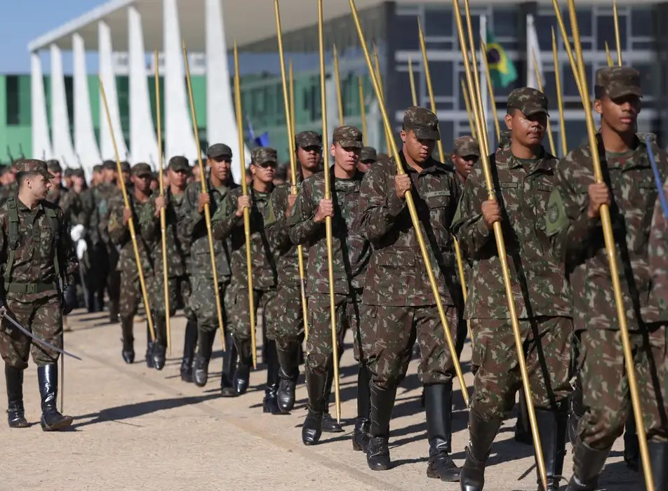 Formação militar: fixadas vagas para negros, indígenas e quilombolas