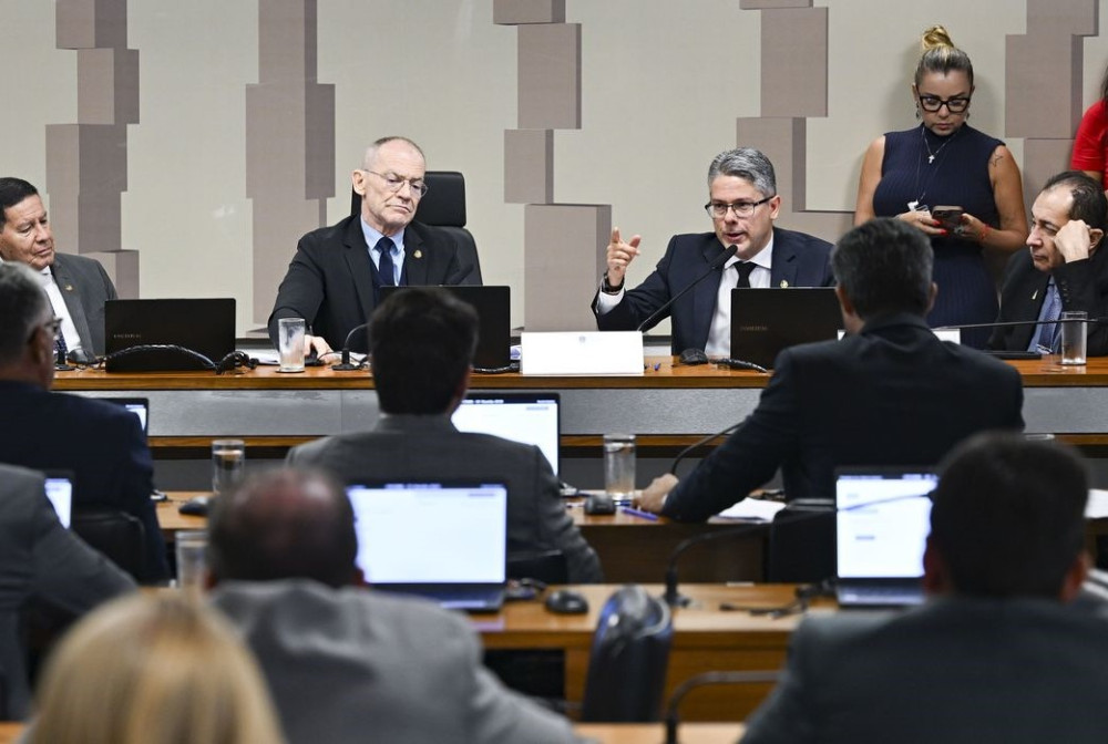 CPI do Crime aprova pedido para chegar a beneficiários do Banco Master
