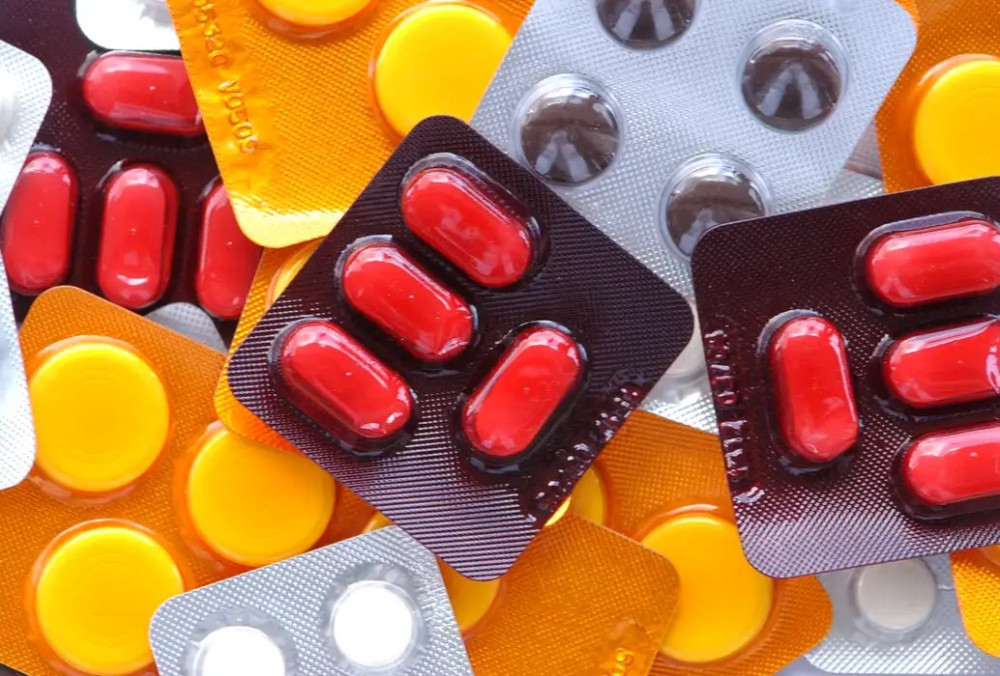 Cmed multa distribuidoras de medicamentos e defende regulamentação