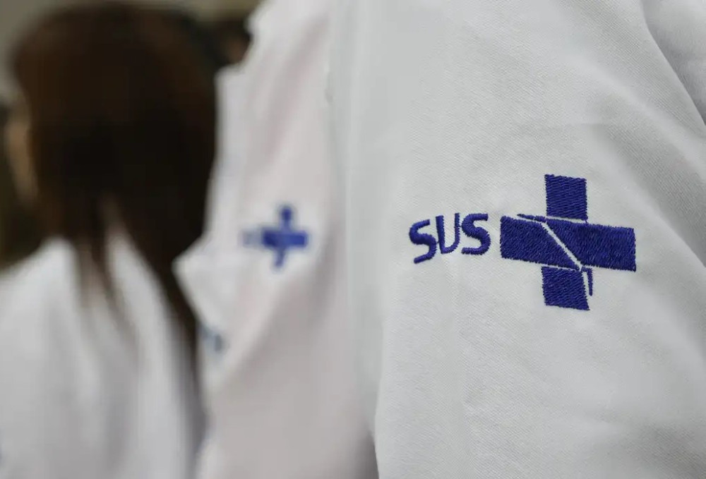 Março Azul: exames para rastrear câncer de intestino triplicam no SUS