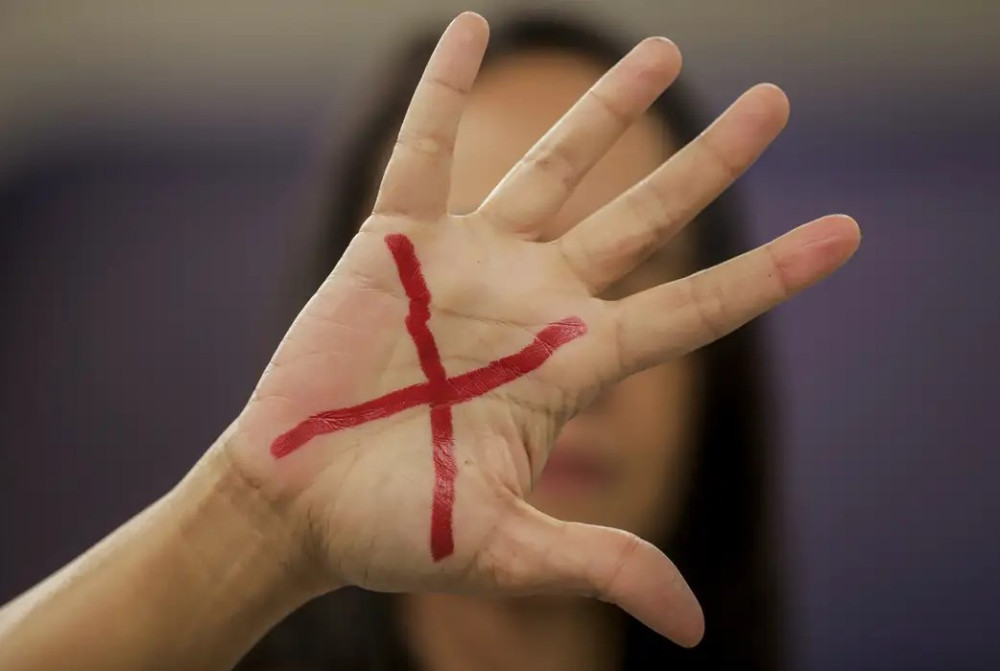 Audiência de jovem esfaqueada 15 vezes será realizada dia 15 de abril