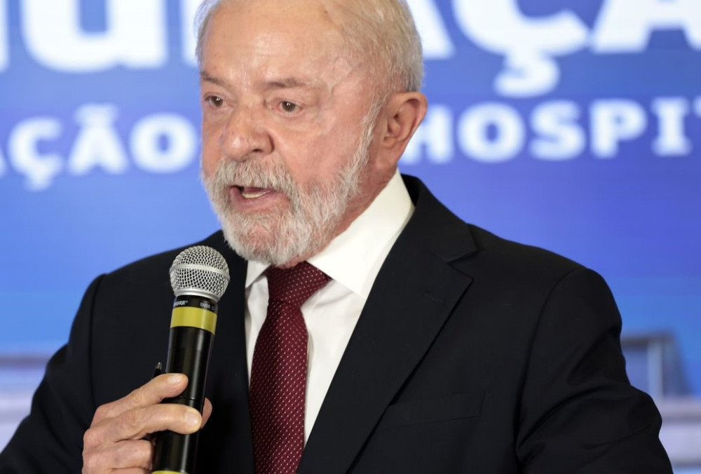 Lula critica ameaças de Trump ao mundo e defende papa Leão XIV
