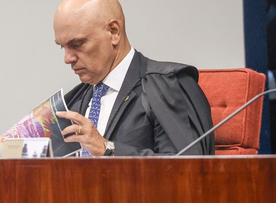 Moraes abre ação contra Flávio Bolsonaro por suposta calúnia a Lula