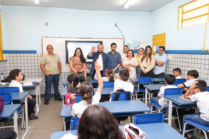 Prefeitura renova mobiliário de unidade de ensino e beneficia 477 alunos na zona Norte de Manaus