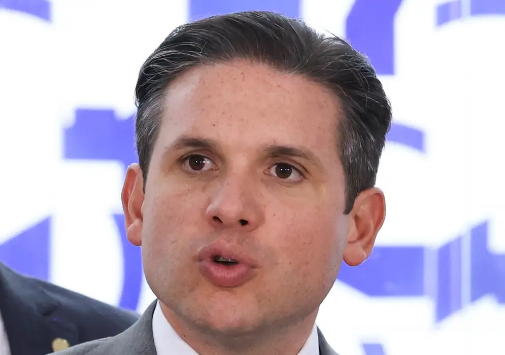 Motta cria comissão para analisar PEC da redução da escala 6x1