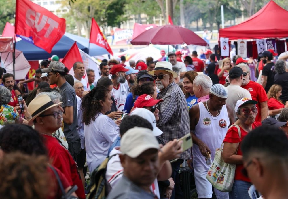 Sindicatos realizam ato pelo direito ao descanso e fim da escala 6x1
