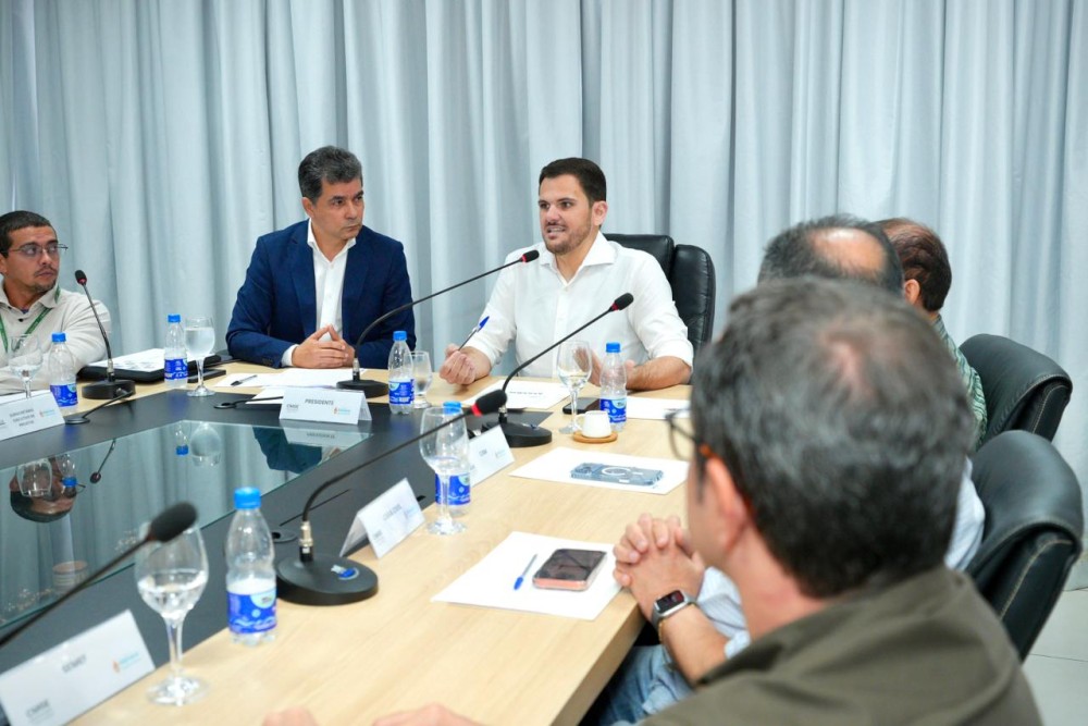 Prefeito Renato Junior destaca planejamento da ‘Manaus do Futuro’ em reunião técnica do CMGE