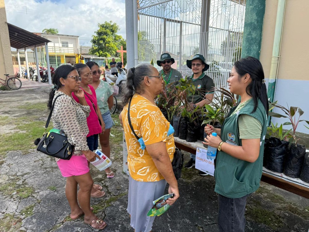 SEDEMA participa de ação socioambiental em homenagem ao Dia das Mães em Parintins