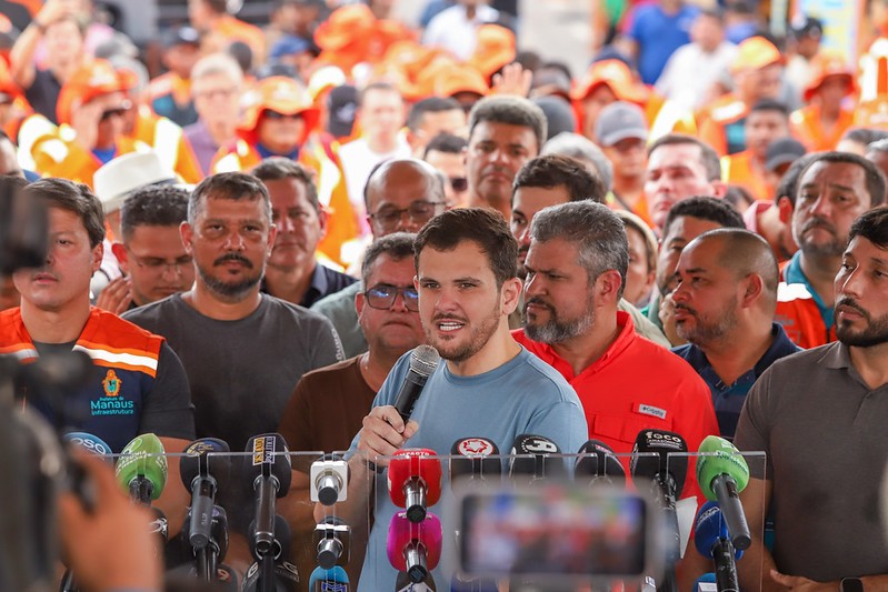 Renato Junior inicia na zona Norte operação ‘Tapa-Buracos’ com 21 frentes de obras e 150 trabalhadores envolvidos no asfaltamento e limpeza de vias por toda cidade