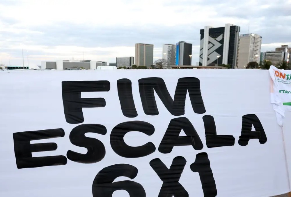 Vereadores fazem 'protocolaço' de projetos pelo fim da escala 6x1